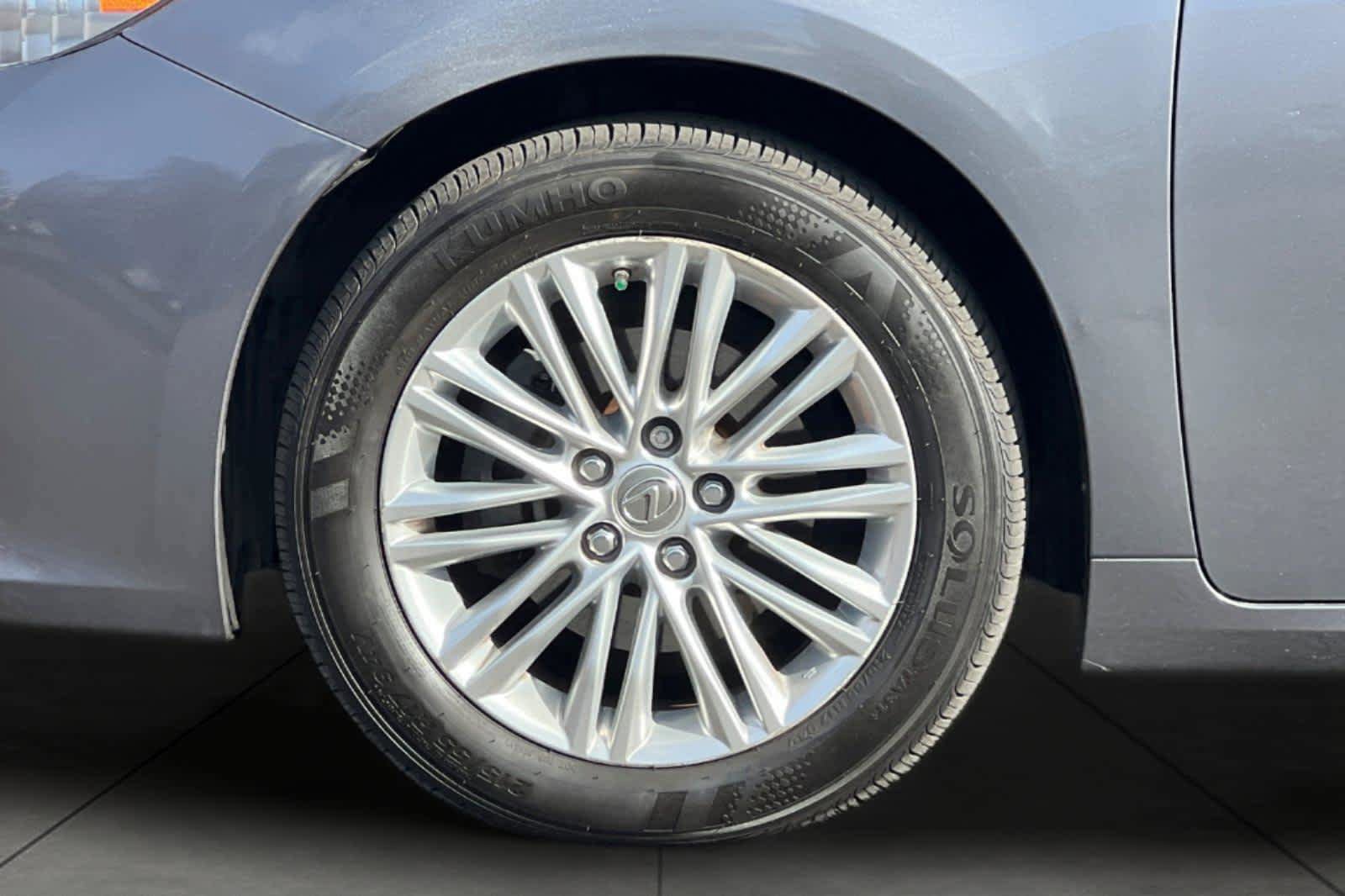 Used 2013 Lexus ES 350 w/ Luxury Pkg image 11