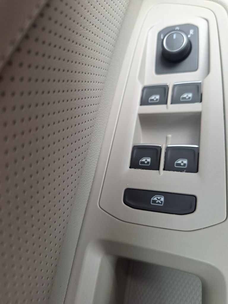 New 2026 Volkswagen Atlas SE image 20