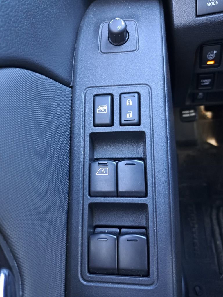 Used 2024 Nissan Frontier Pro-X w/ Pro Convenience Package image 16