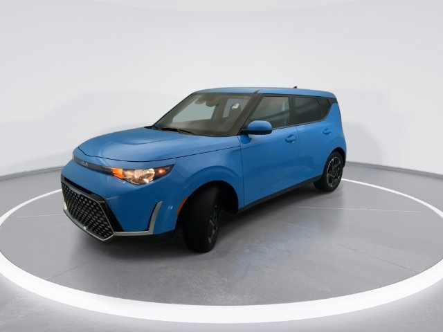 Used 2023 Kia Soul EX FWD image 2