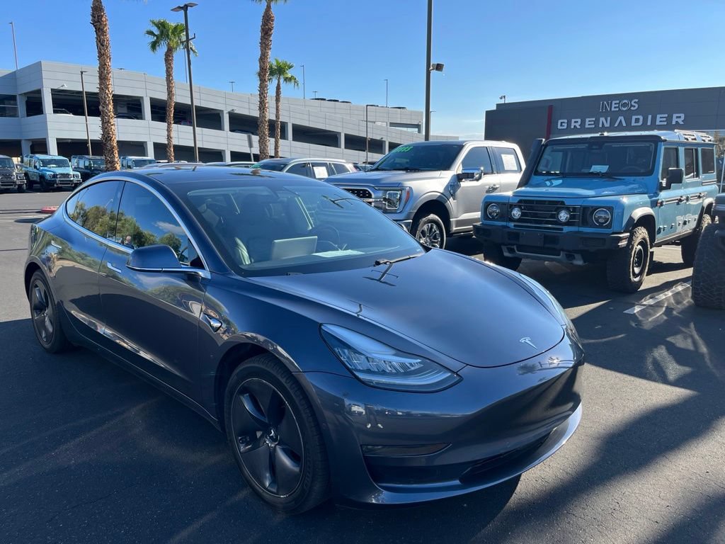 Used 2020 Tesla Model 3 Standard Range RWD image 1