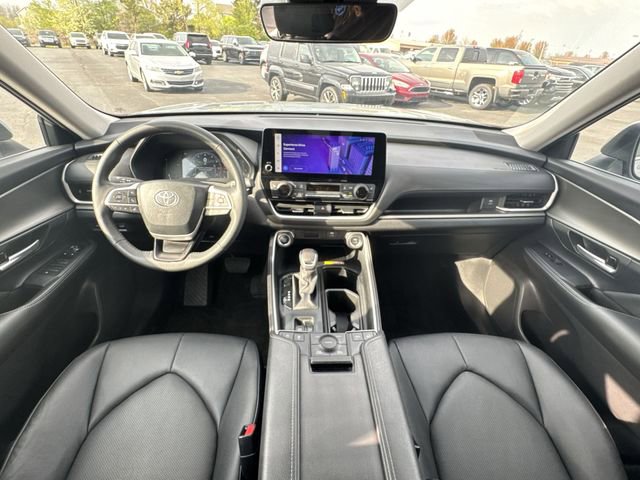 Used 2024 Toyota Grand Highlander Limited image 21