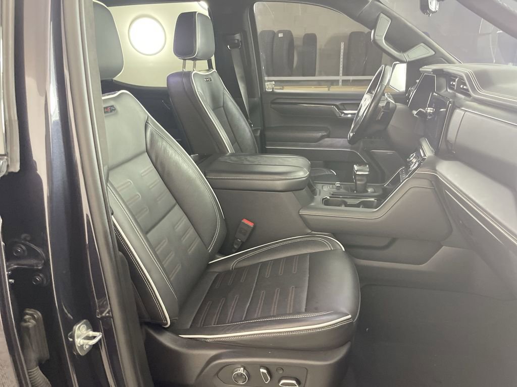 Used 2024 GMC Sierra 1500 AT4X image 28
