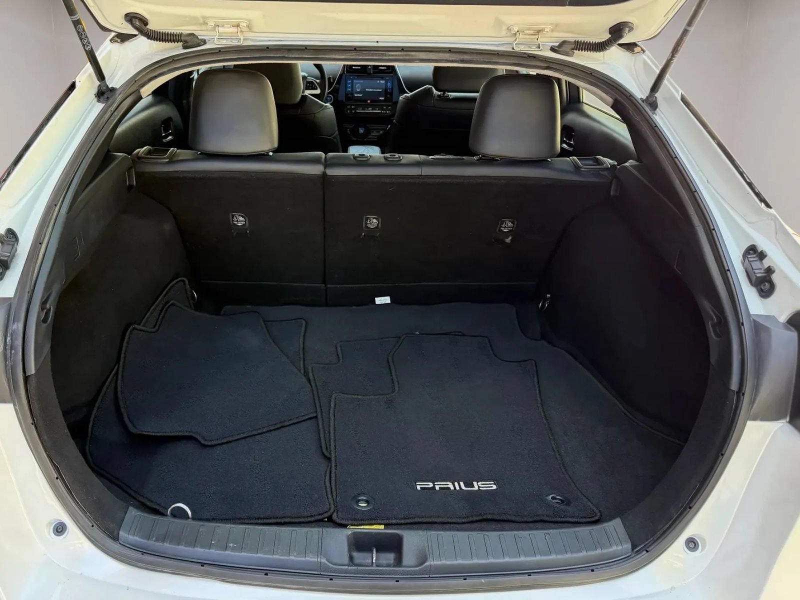 Used 2017 Toyota Prius Four w/ Premium Convenience Package FWD image 24