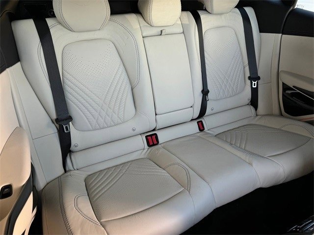 Used 2022 Aston Martin DBX image 18