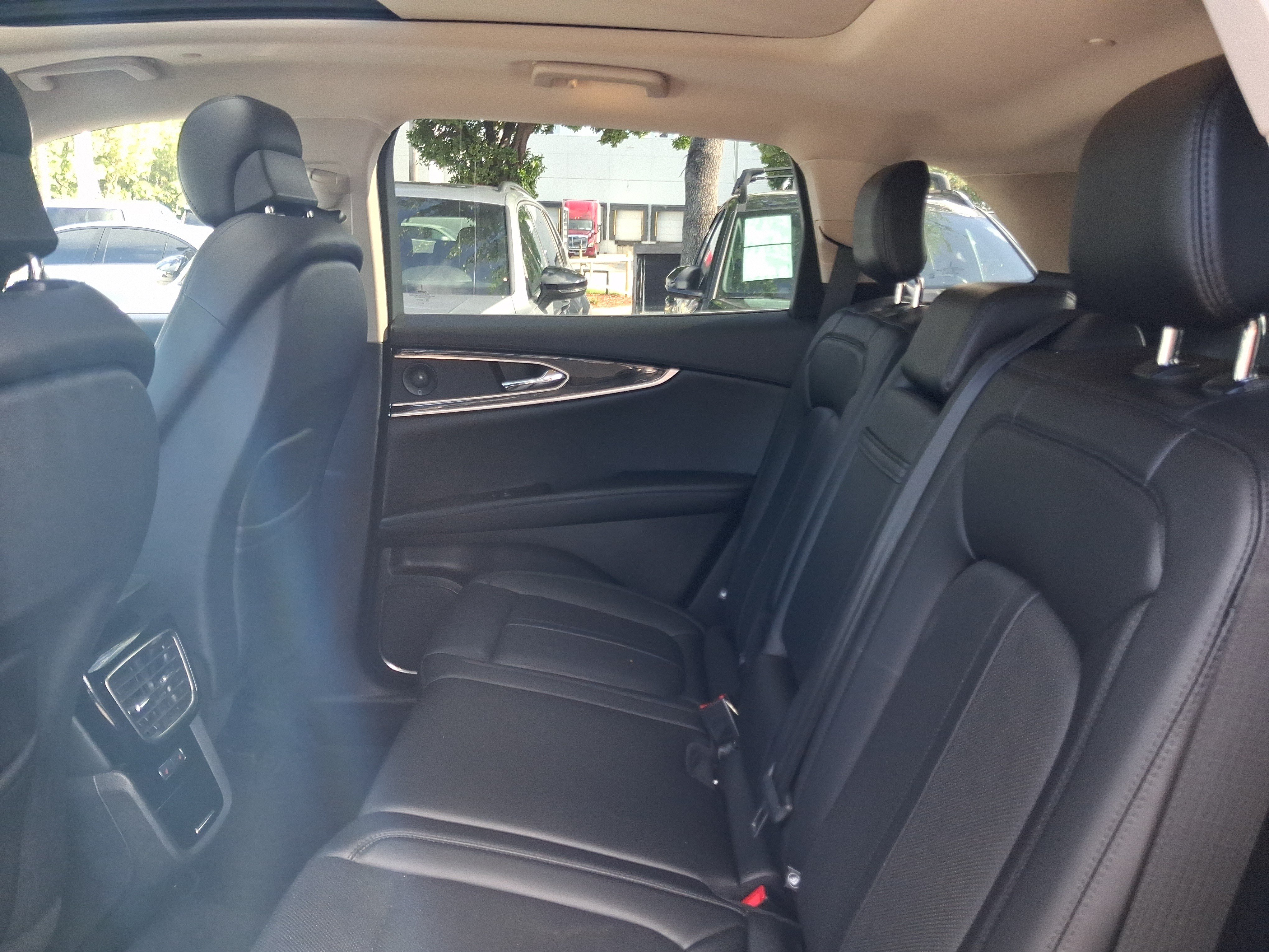 Certified 2023 Lincoln Nautilus Reserve w/ Equipment Group 201A AWD/4WD image 6