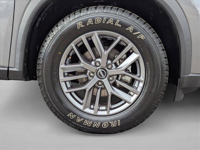 Used 2023 Nissan Rogue S image 23