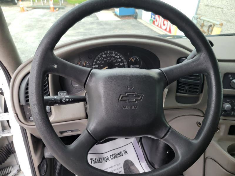 Used 2005 Chevrolet Astro w/ Convenience Package RWD image 14
