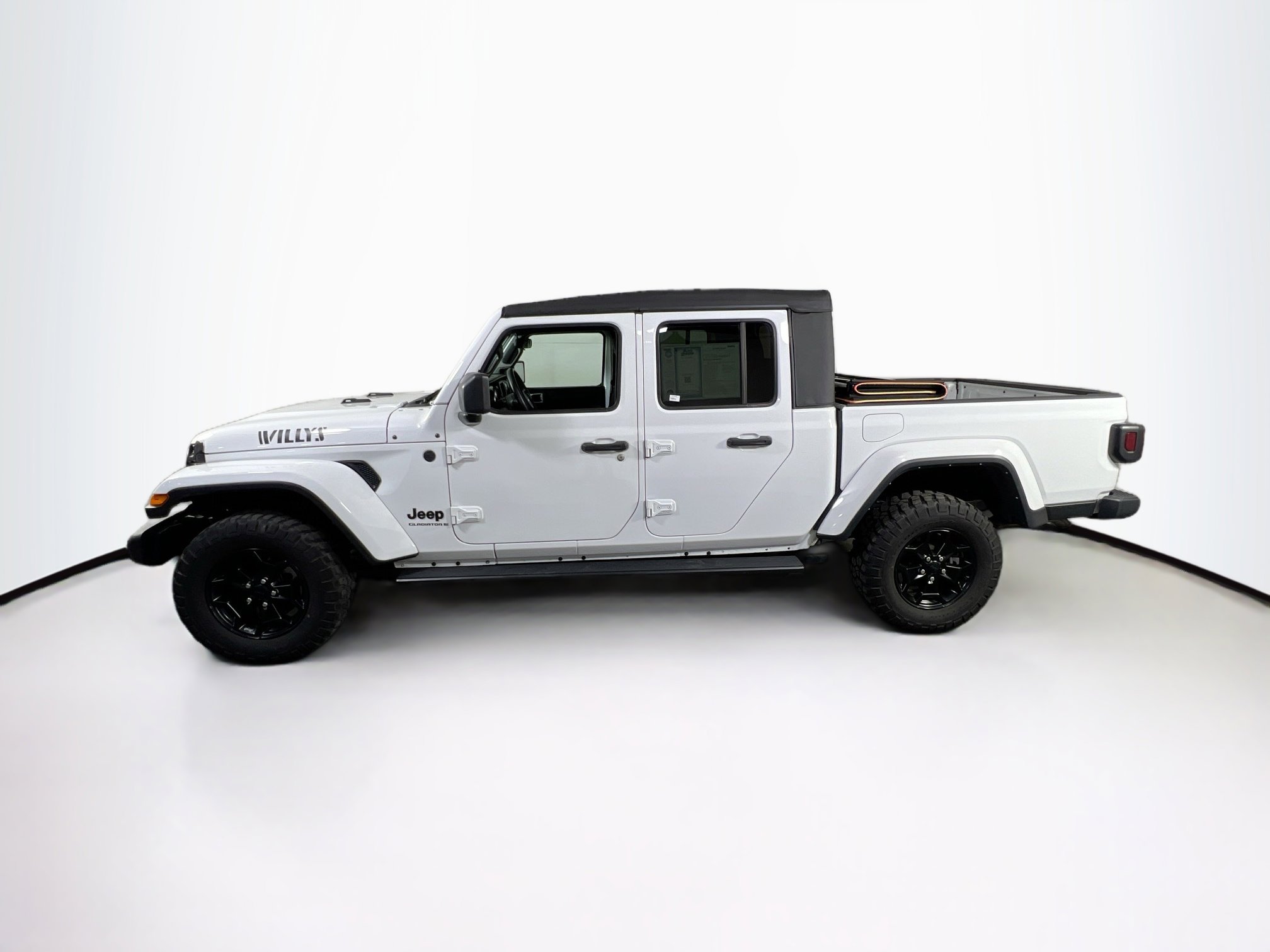 Used 2023 Jeep Gladiator Sport AWD/4WD image 8