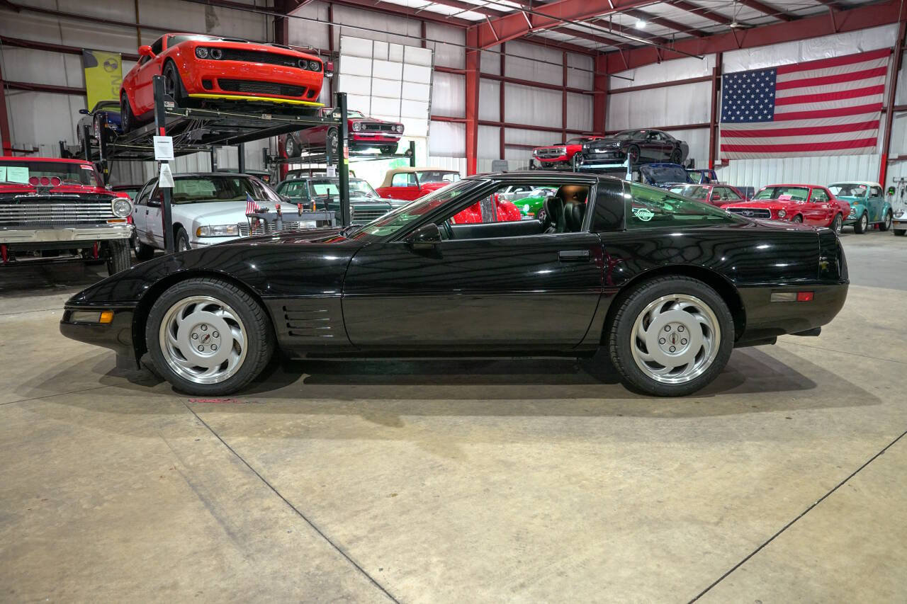 Used 1991 Chevrolet Corvette Coupe RWD image 4
