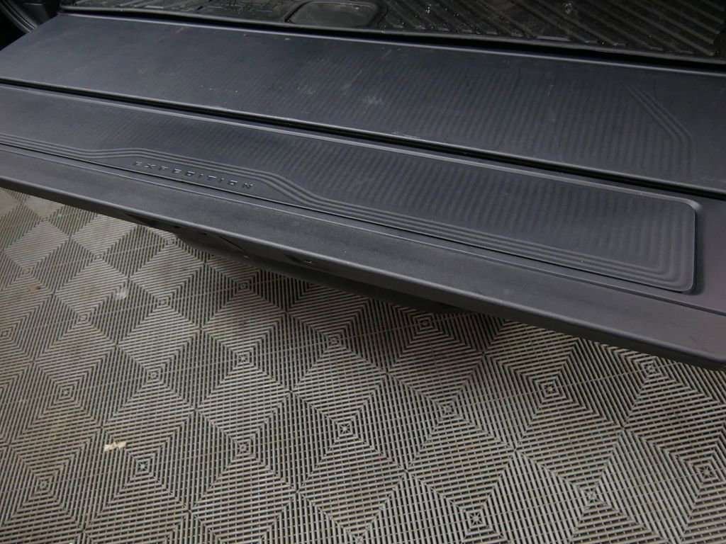 Used 2025 Ford Expedition Tremor image 6