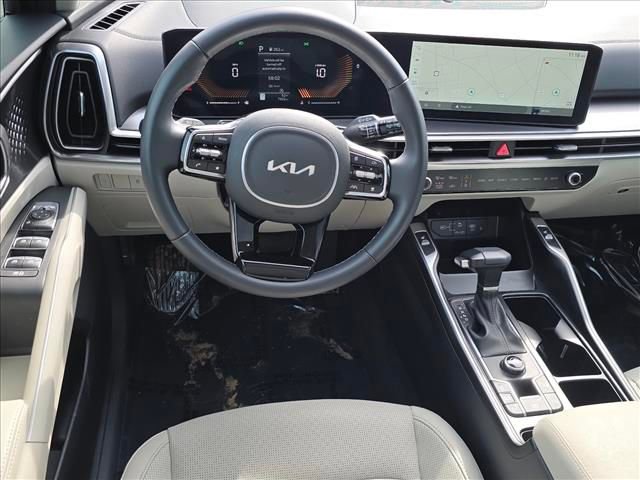 Certified 2025 Kia Sorento S w/ Panoramic Sunroof Package FWD image 12