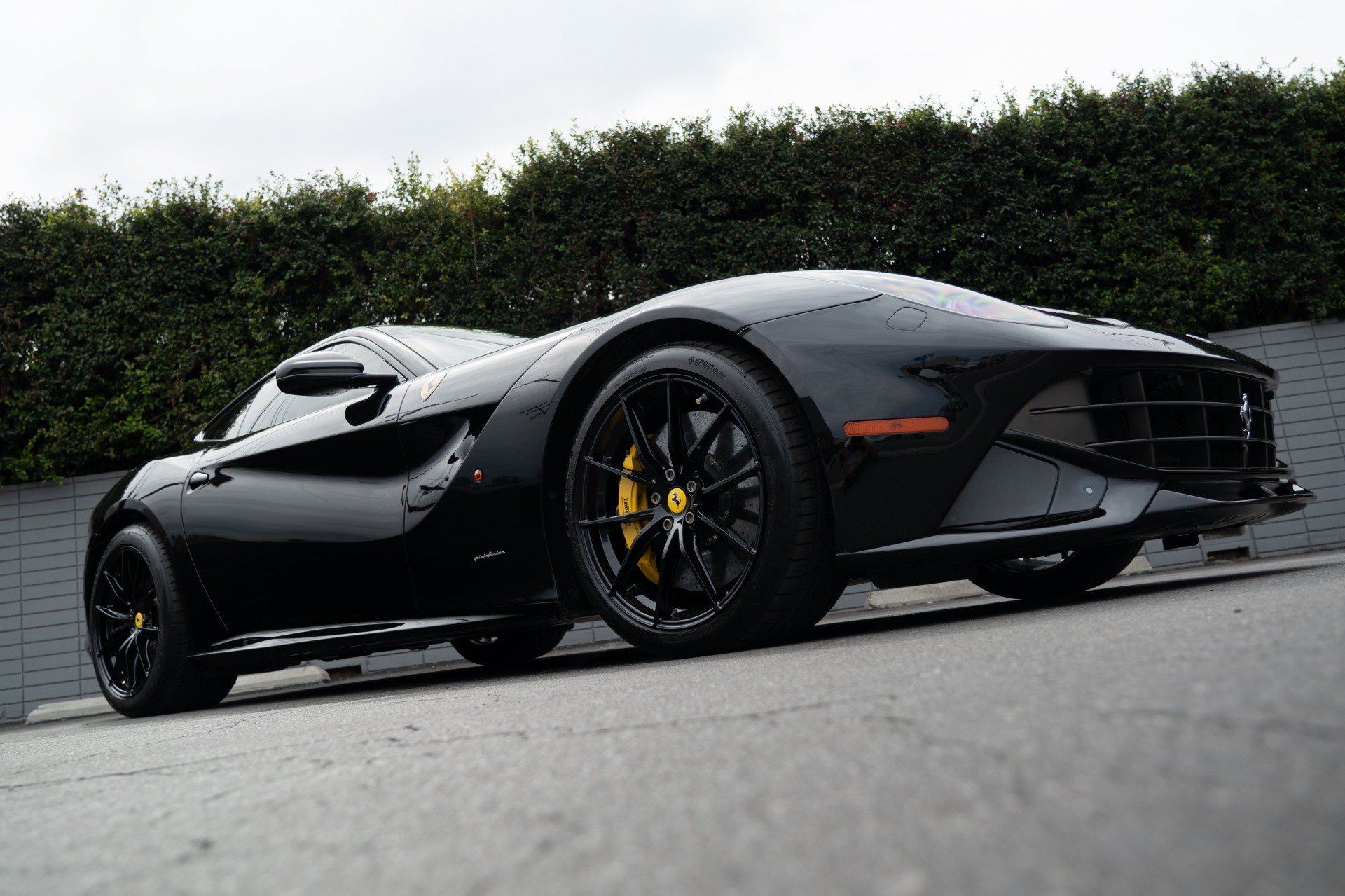 Used 2014 Ferrari F12 Berlinetta RWD image 15