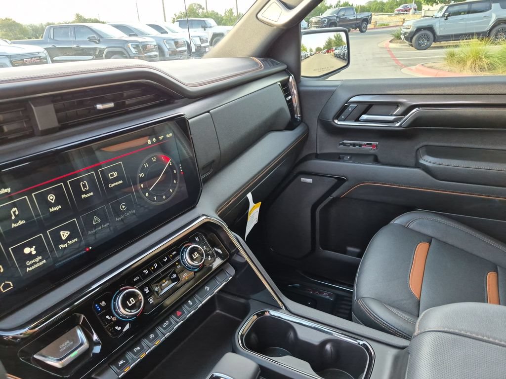 Used 2024 GMC Sierra 1500 AT4 w/ Technology Package AWD/4WD image 28