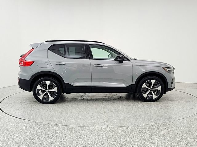Used 2024 Volvo XC40 B5 Plus w/ Protection Package Premier AWD/4WD image 4