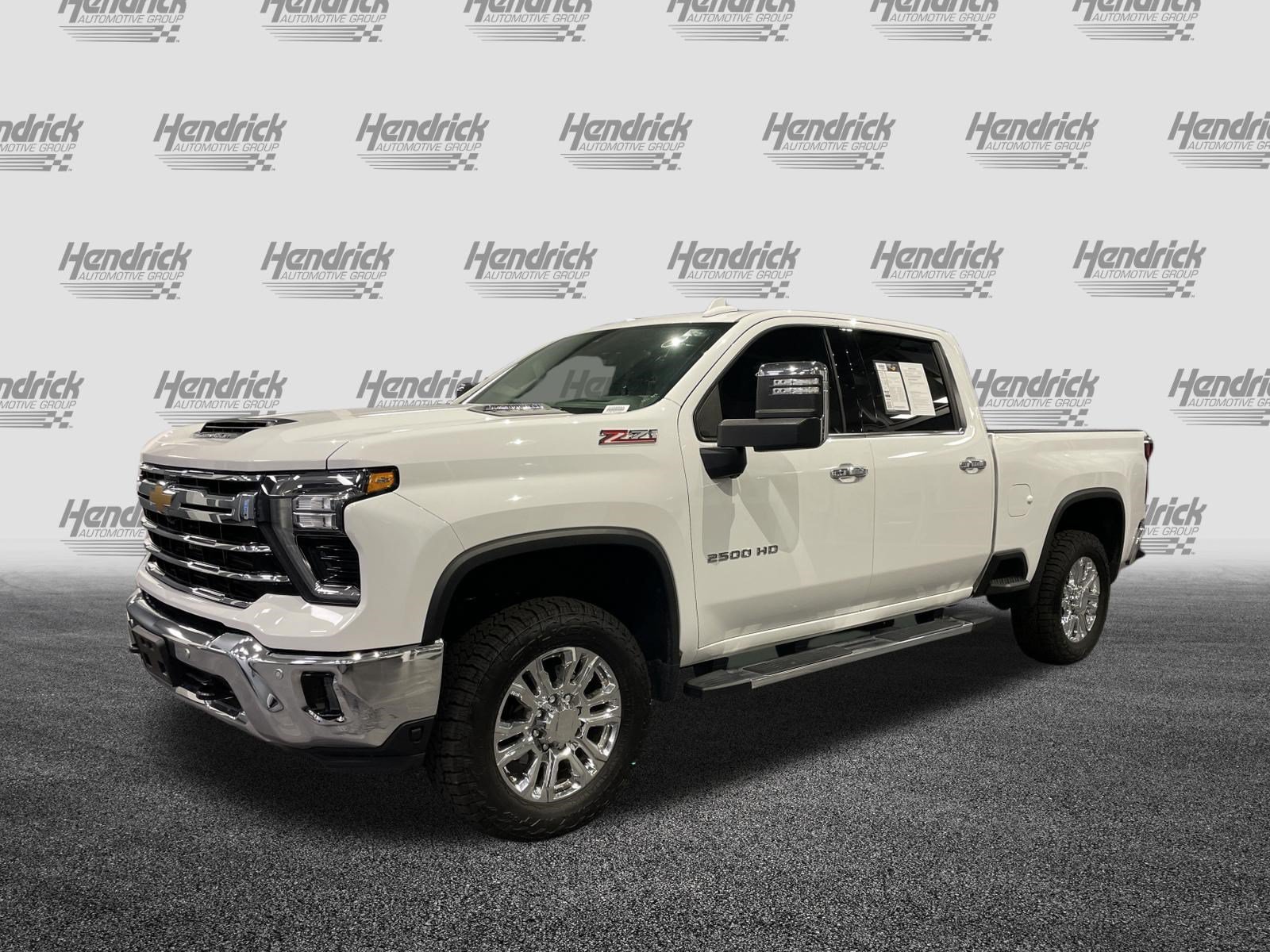 Used 2024 Chevrolet Silverado 2500 LTZ w/ LTZ Premium Package AWD/4WD image 6