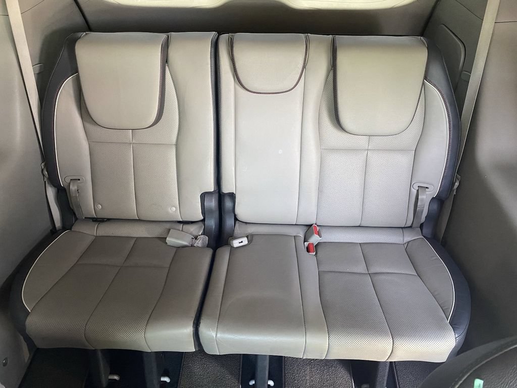 Used 2017 Kia Sedona LX w/ LX Essentials Premium Package FWD image 16
