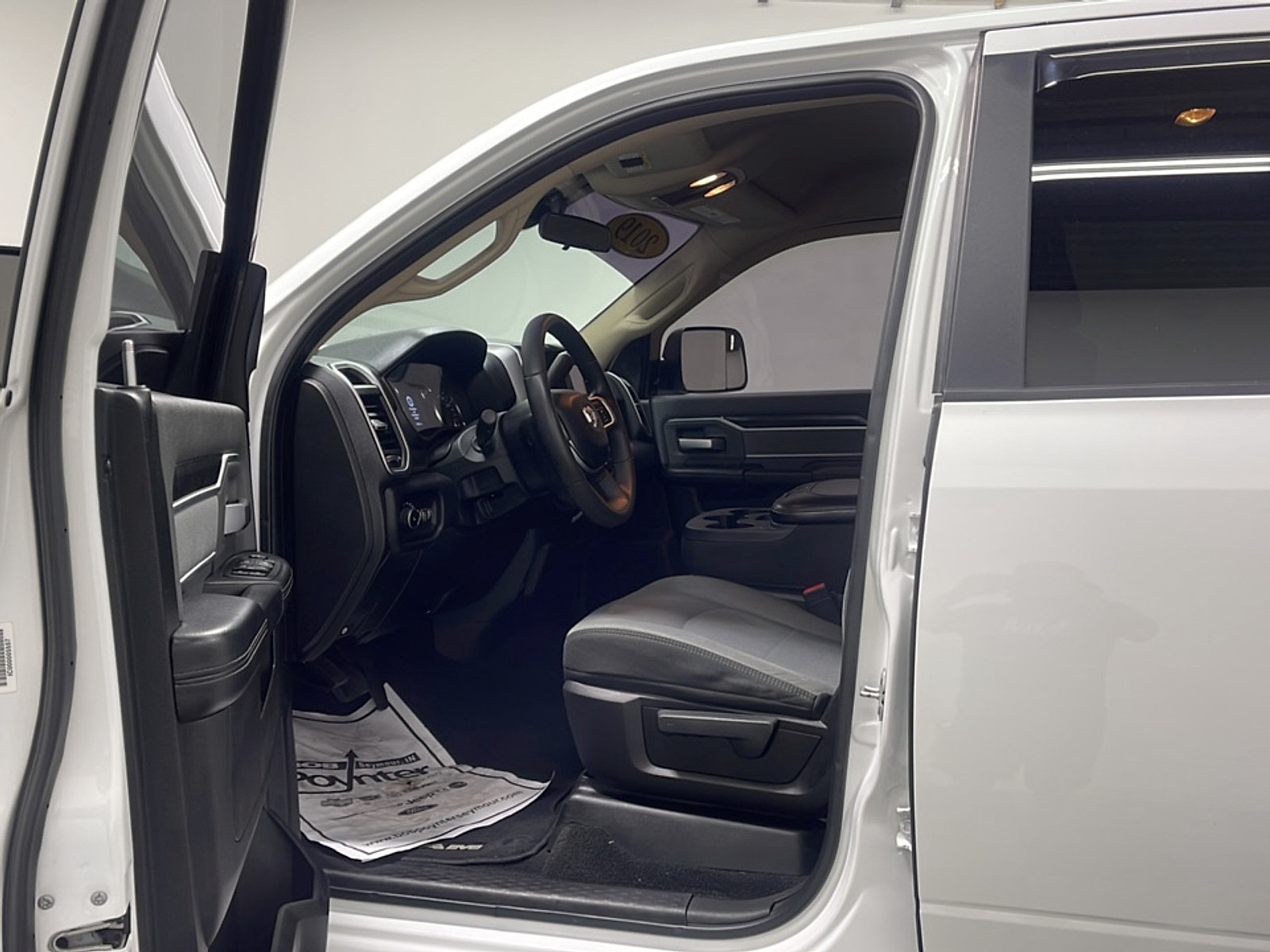 Used 2019 RAM 3500 Big Horn AWD/4WD image 2