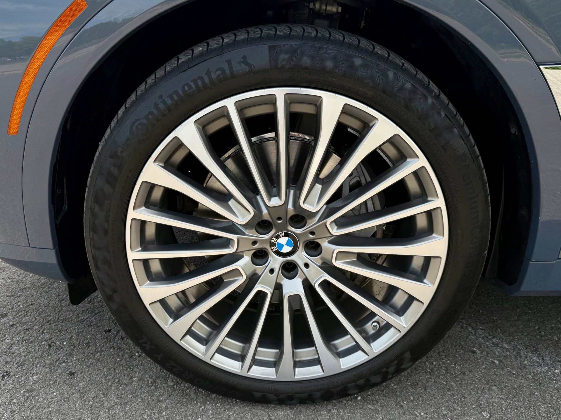 Used 2023 BMW X7 xDrive40i w/ Executive Package AWD/4WD image 13