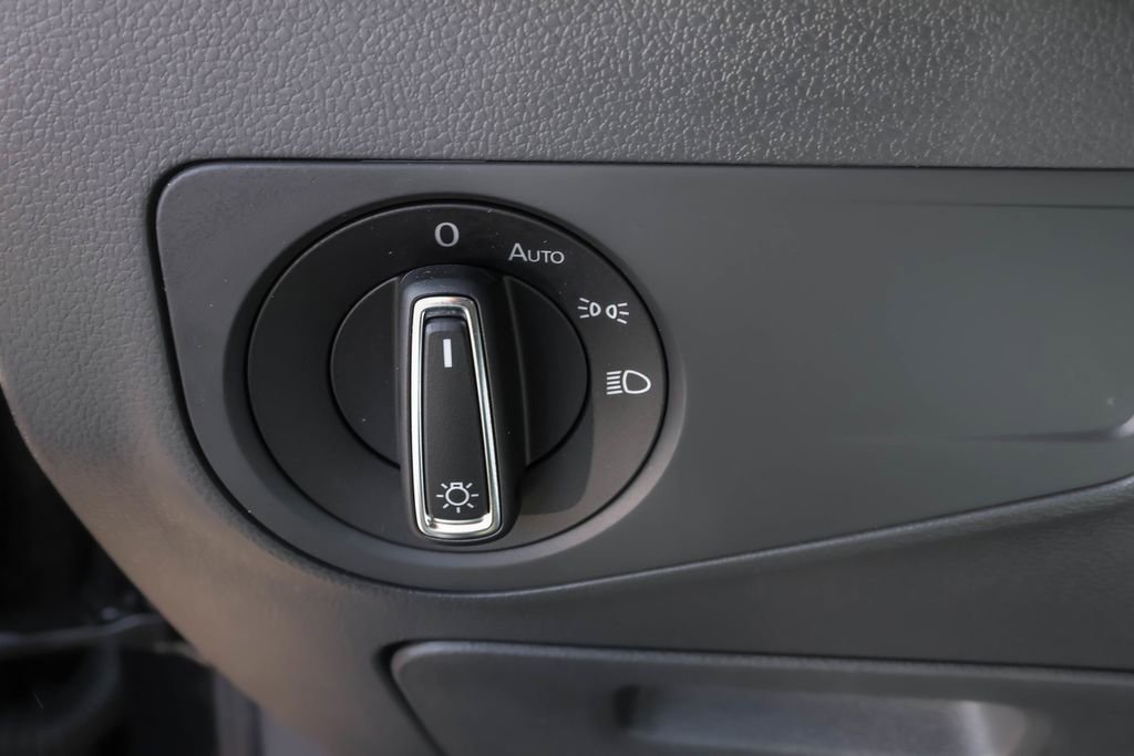 Used 2024 Volkswagen Tiguan SE R-Line image 18