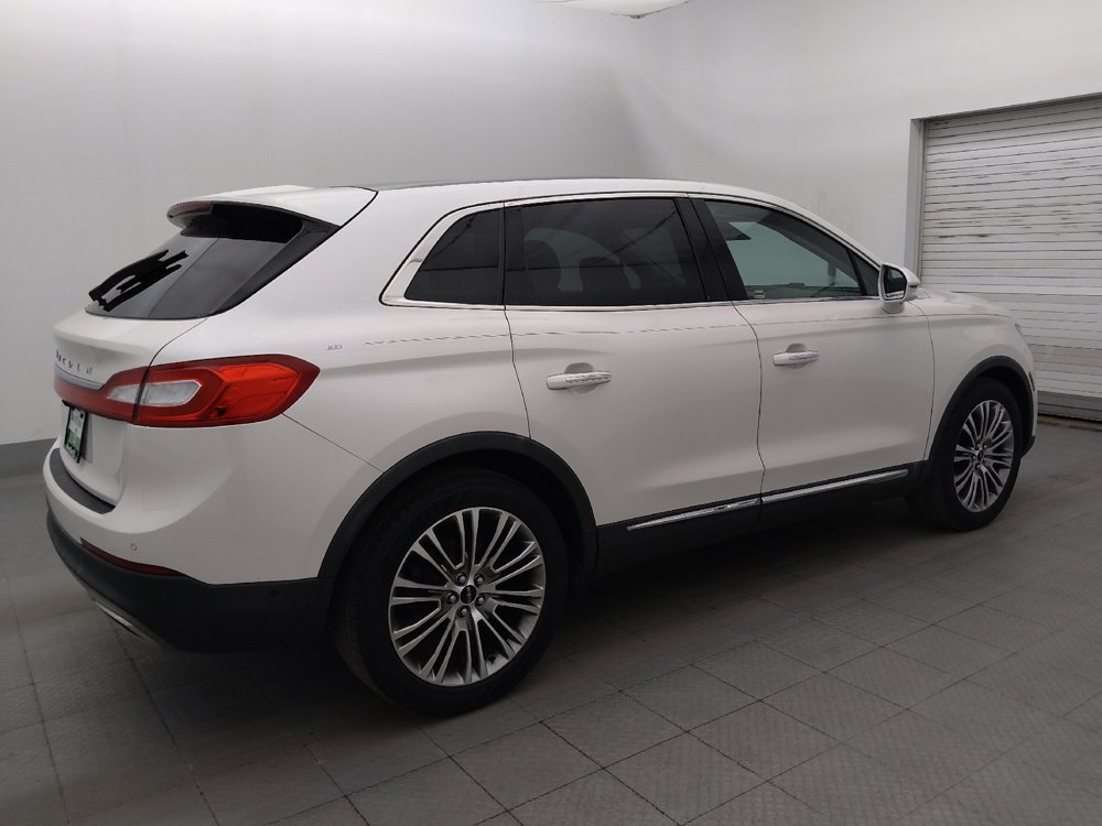 Used 2016 Lincoln MKX Reserve w/ Technology Package FWD image 10