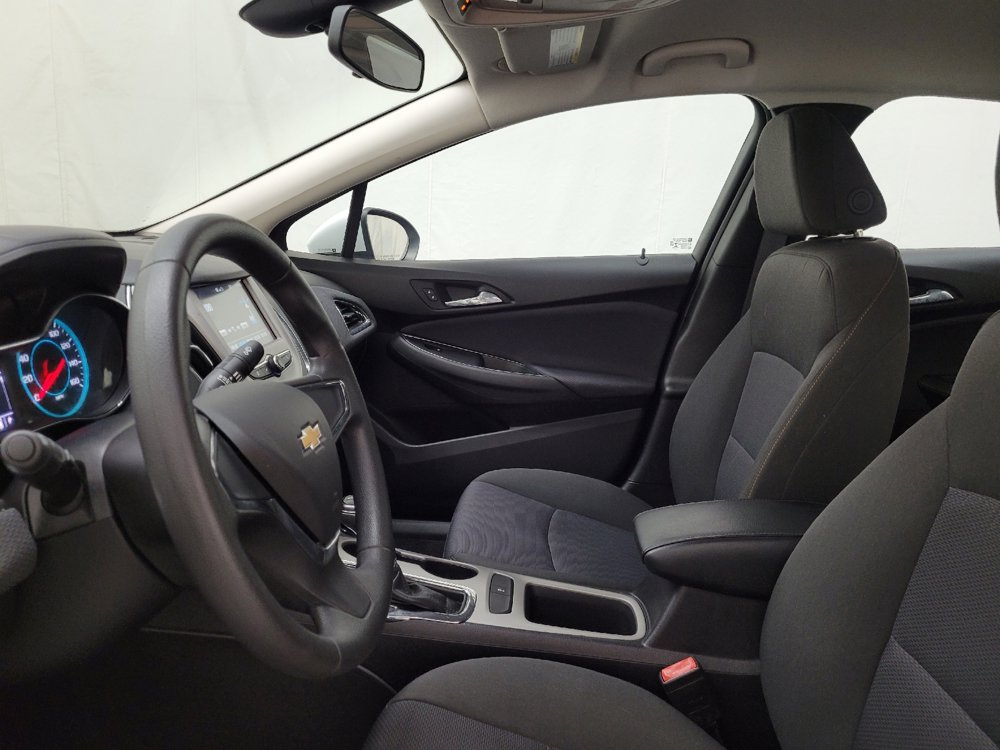 Used 2018 Chevrolet Cruze LS FWD image 17
