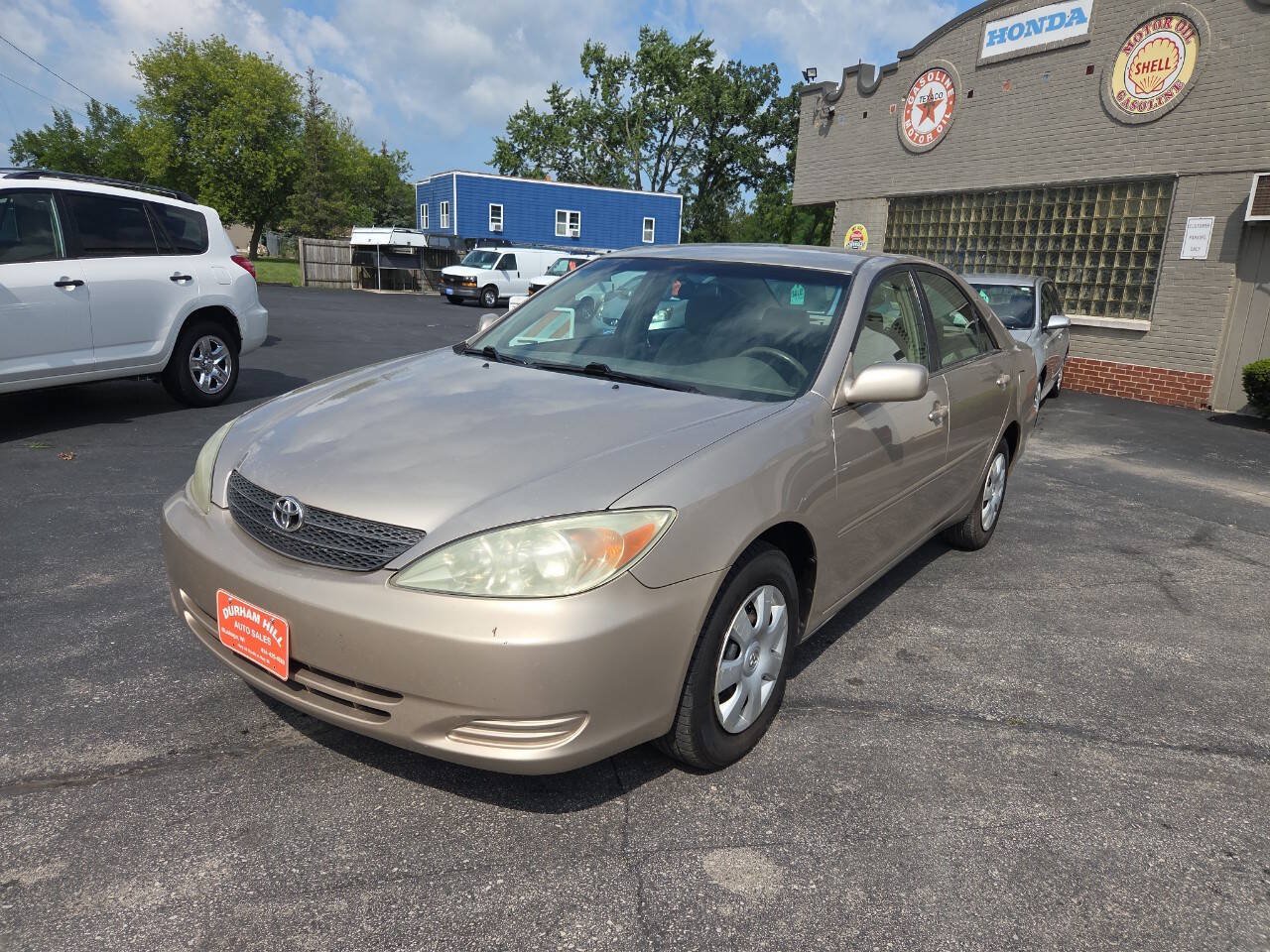 Used 2004 Toyota Camry LE FWD image 2