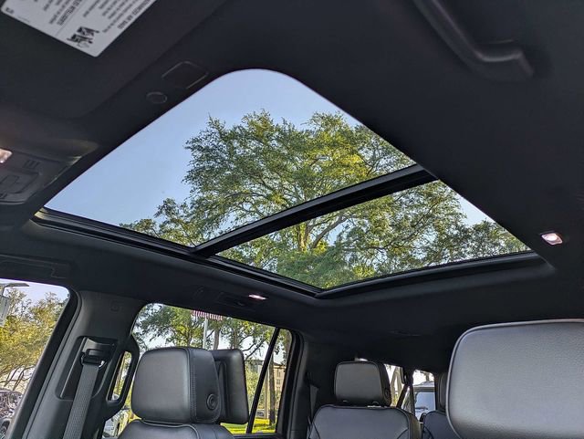 Used 2023 GMC Yukon XL Denali w/ Advanced Technology Package AWD/4WD image 22