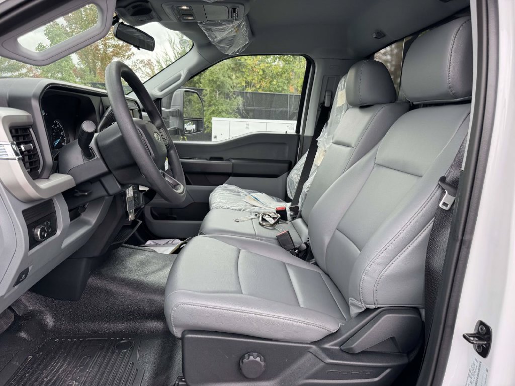 New 2026 Ford F550 4x4 Regular Cab Super Duty image 11