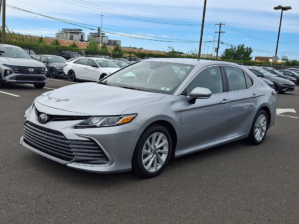 Used 2024 Toyota Camry LE w/ Convenience Package FWD image 3