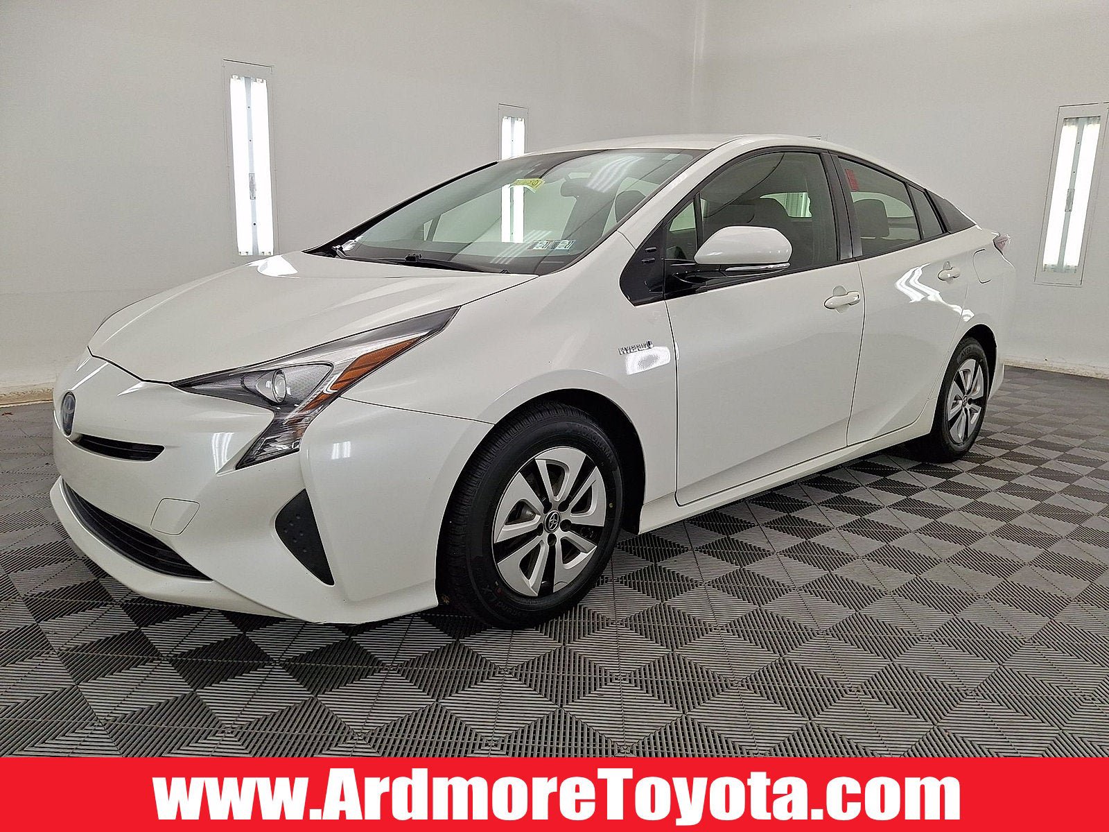 Certified 2017 Toyota Prius Three FWD image 1