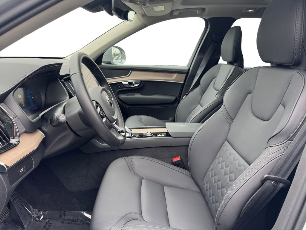 Certified 2025 Volvo XC90 B5 Plus AWD/4WD image 11