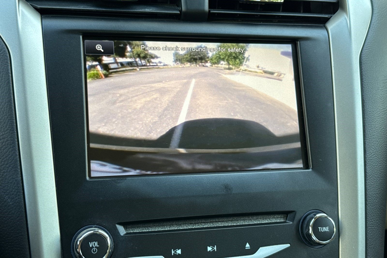 Used 2013 Ford Fusion SE FWD image 25