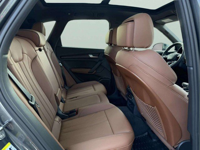 Certified 2025 Audi Q5 e Premium Plus w/ Premium Plus Package AWD/4WD image 27