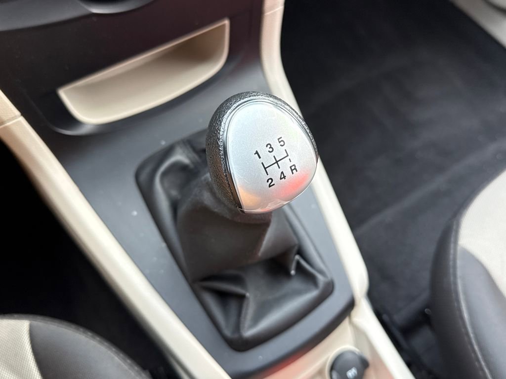Used 2013 Ford Fiesta S image 19
