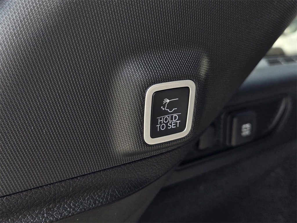 New 2025 Jeep Grand Cherokee Summit image 12