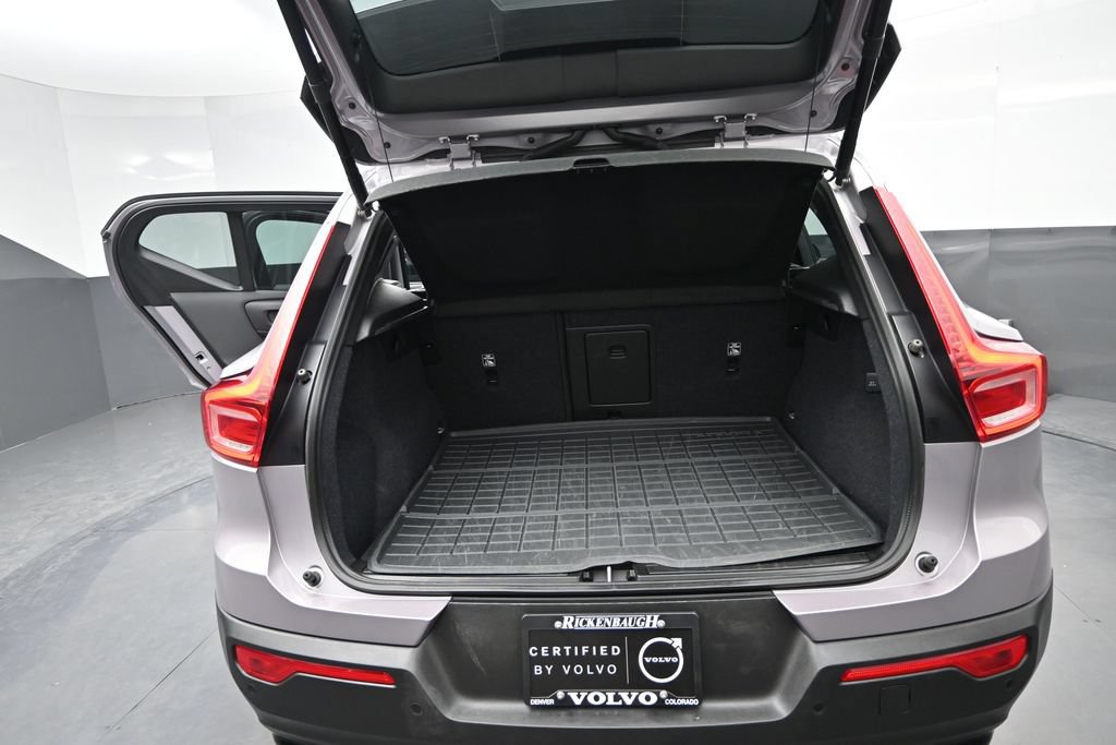 Used 2026 Volvo XC40 B5 Plus AWD/4WD image 12