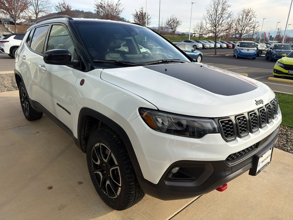 Used 2024 Jeep Compass Trailhawk image 4