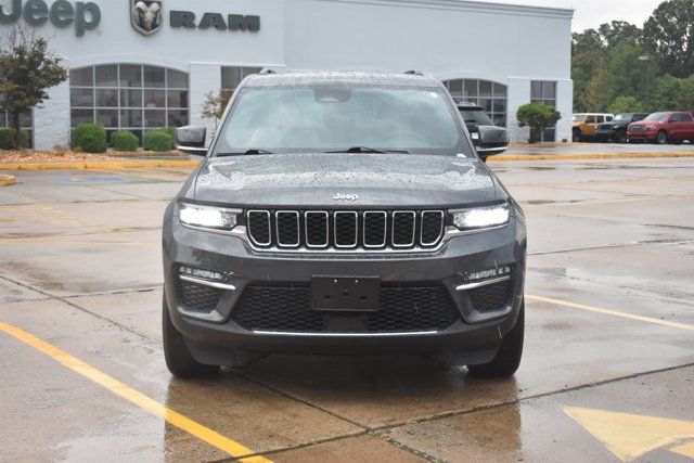Used 2023 Jeep Grand Cherokee Limited RWD image 2