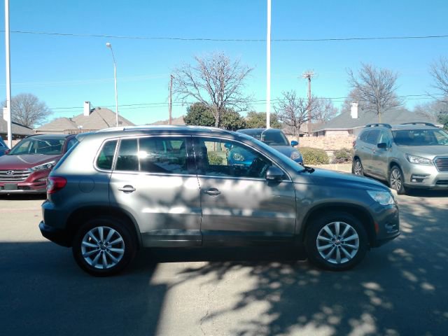 Used 2011 Volkswagen Tiguan SE image 5