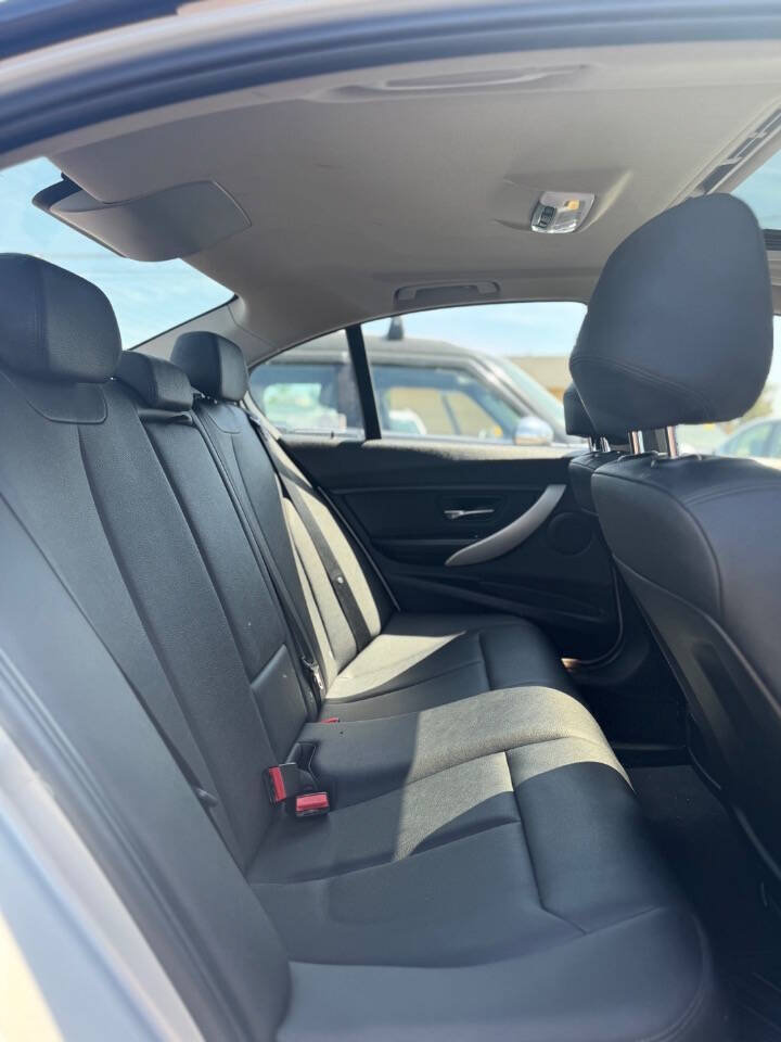 Used 2014 BMW 320i xDrive Sedan AWD/4WD image 8