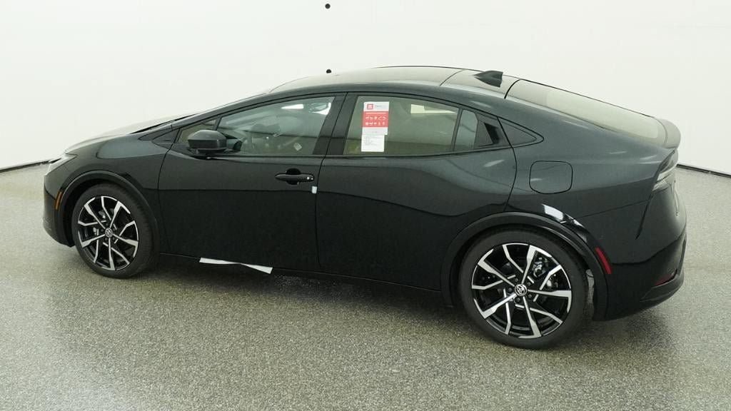 New 2026 Toyota Prius Plug-In Hybrid FWD image 4