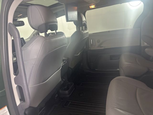 Used 2023 Toyota Sienna Limited AWD/4WD image 13