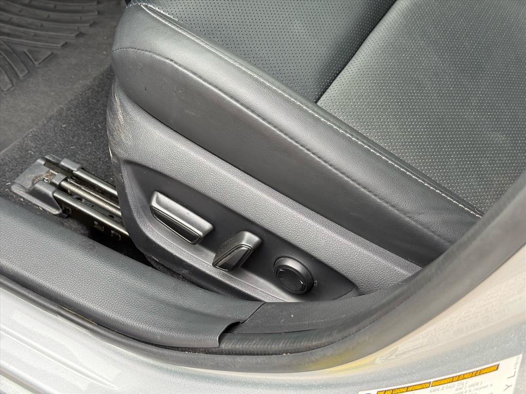 Certified 2024 Toyota Prius XLE FWD image 18