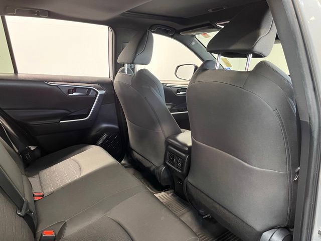 Used 2022 Toyota RAV4 SE w/ Convenience Package image 14