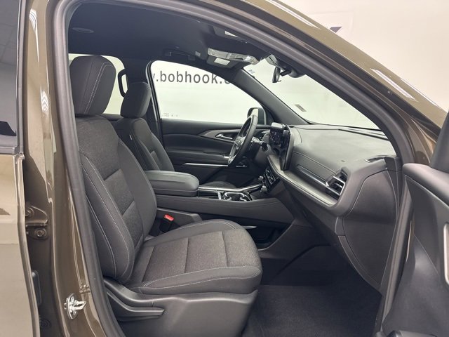 Used 2024 Chevrolet Traverse LT w/ Trailering Package image 32