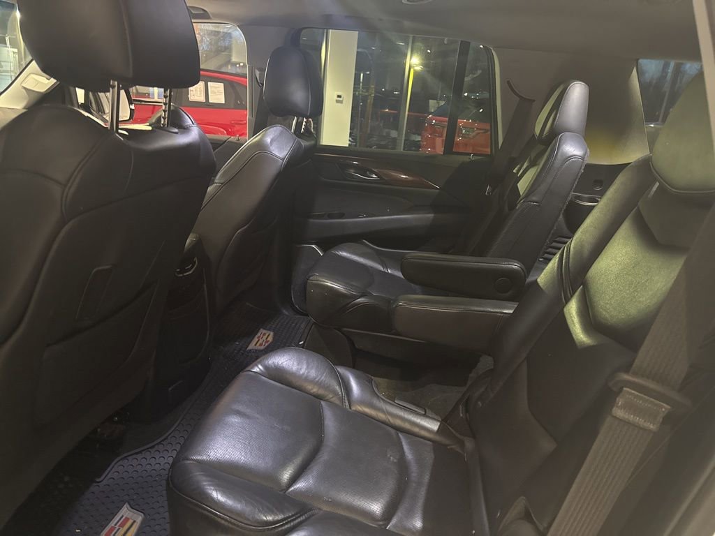 Used 2019 Cadillac Escalade Luxury image 10