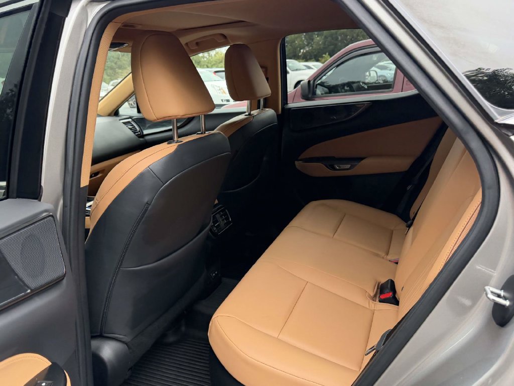 Used 2024 Lexus NX 350h AWD image 6
