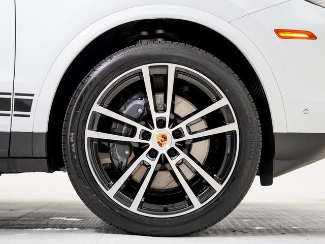 Used 2024 Porsche Cayenne image 29