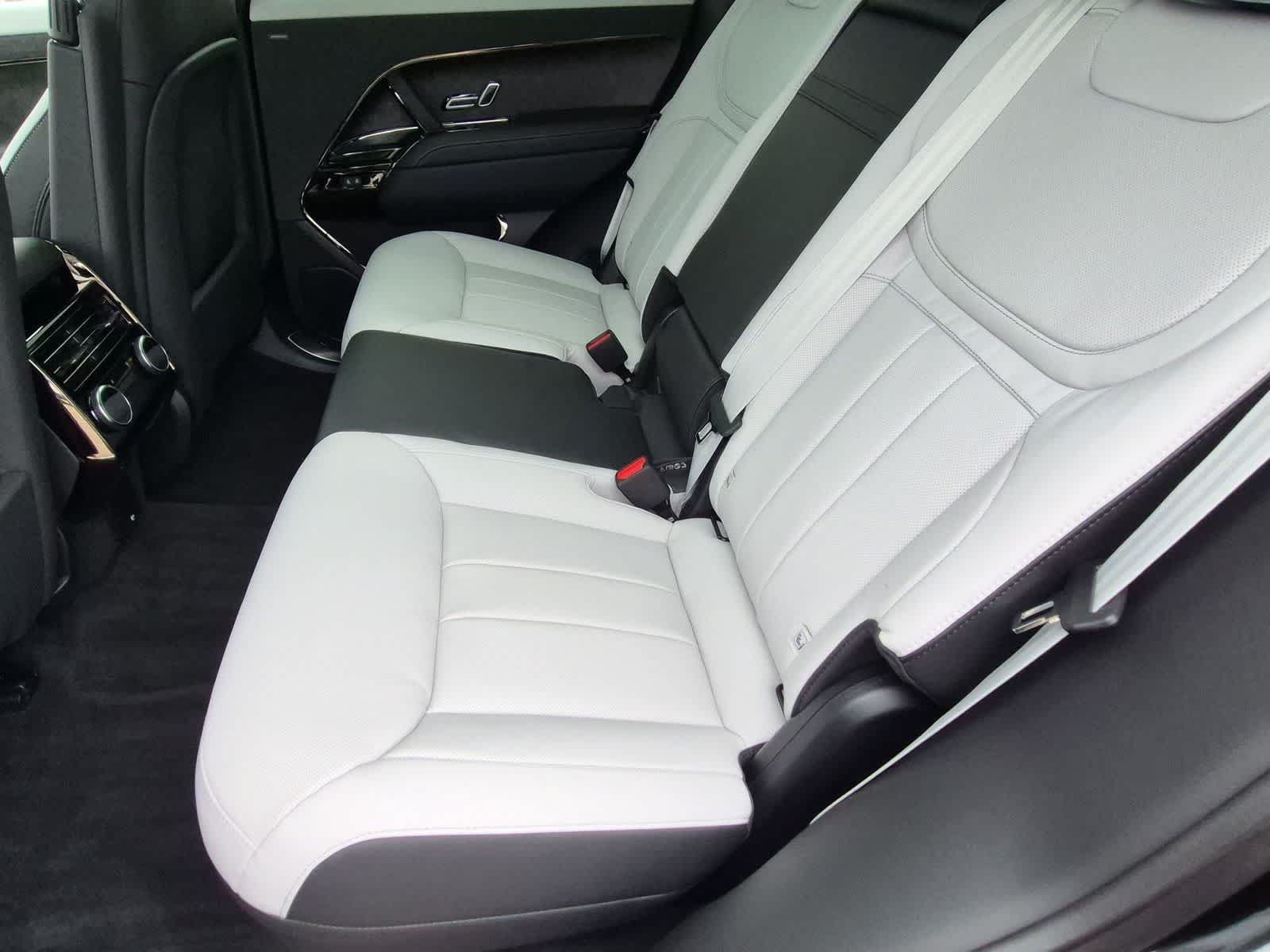 New 2027 Land Rover Range Rover Sport Dynamic SE AWD/4WD image 20